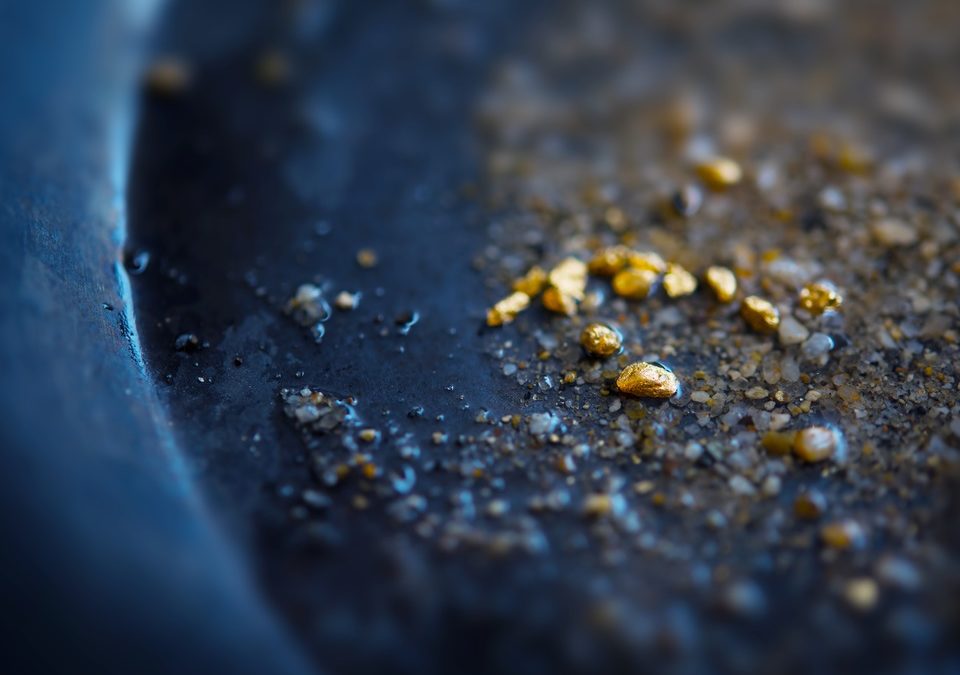 How to Pan Gold: Techniques for Gold Panning