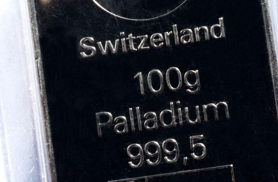 surface of one hundred grams palladium bar