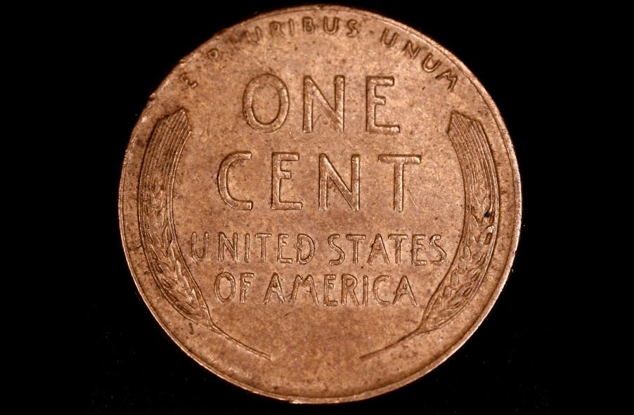 reverse side of 1943 Lincoln head copper penny